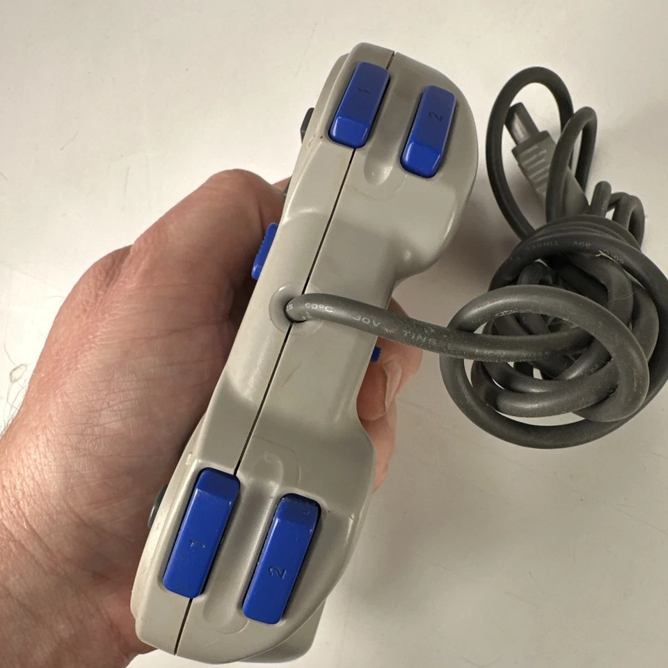 Performance PS Game Pad 8 Playstation PS1 Video Game Controller P-100 - Image 4 of 4