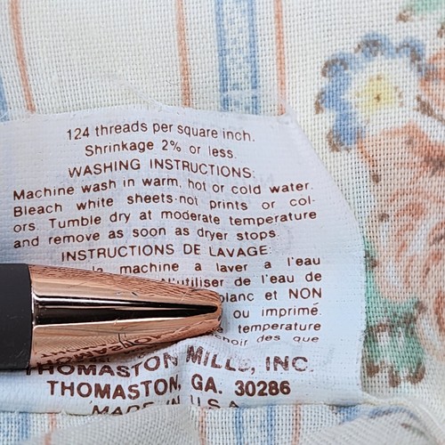 Vtg Thomaston 2 Standard Pillowcases Pink Roses Floral Off White Strip No Iron - Picture 5 of 8