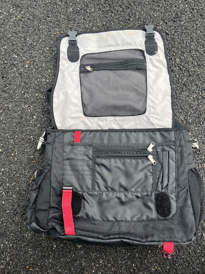 Bolsa de mensajero para computadora Titleist bolsa de golf Titleist con correa para el hombro Foto 4 de 4