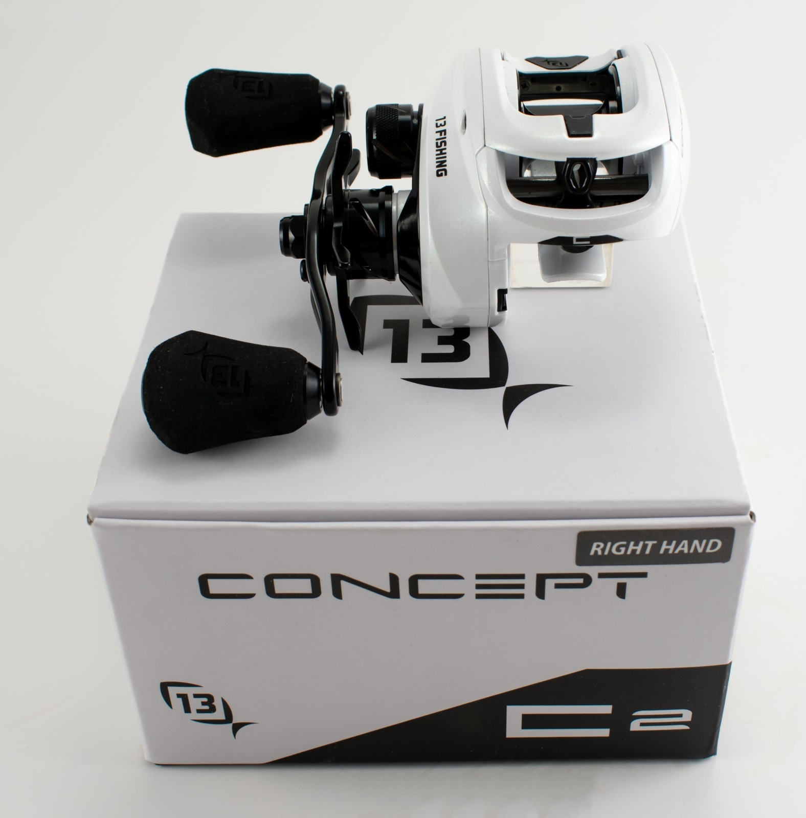 *13 FISHING CONCEPT C GEN II C2-5.6RH 5.6:1 RIGHT HAND BAITCAST REEL