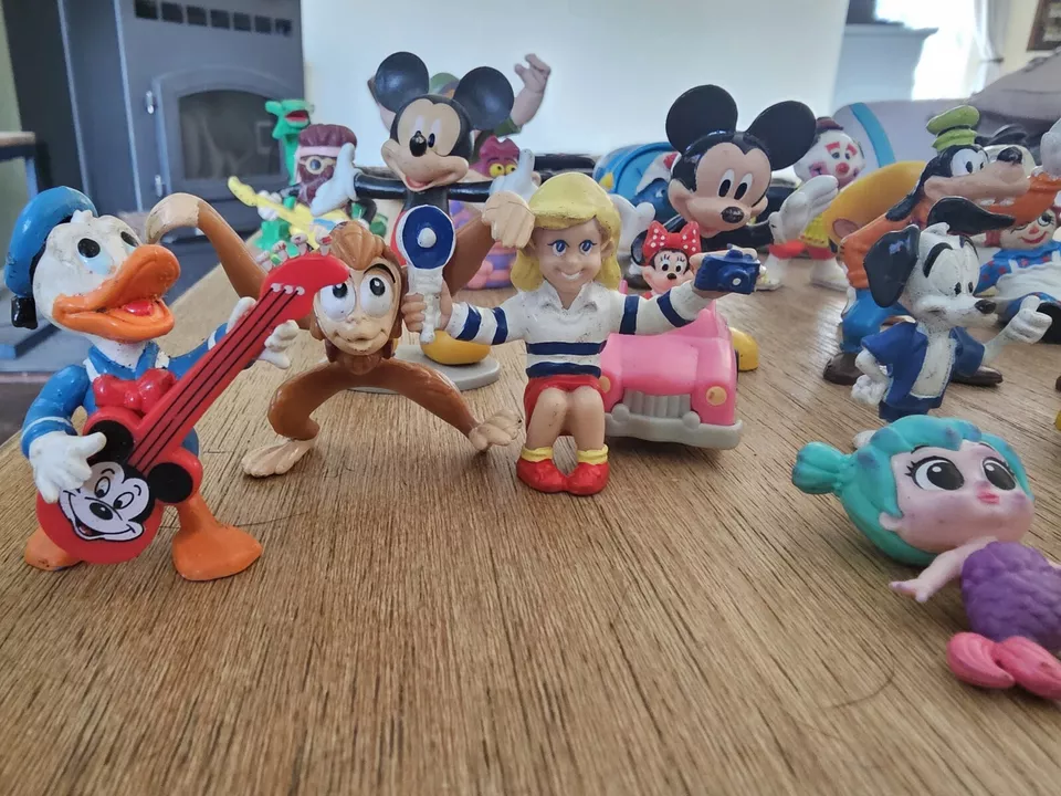 Vintage 70s 80s 90s mixed 43 TOY FIGURE LOT Disney Warner Bros Mickey Flinstones - Image 3 of 4