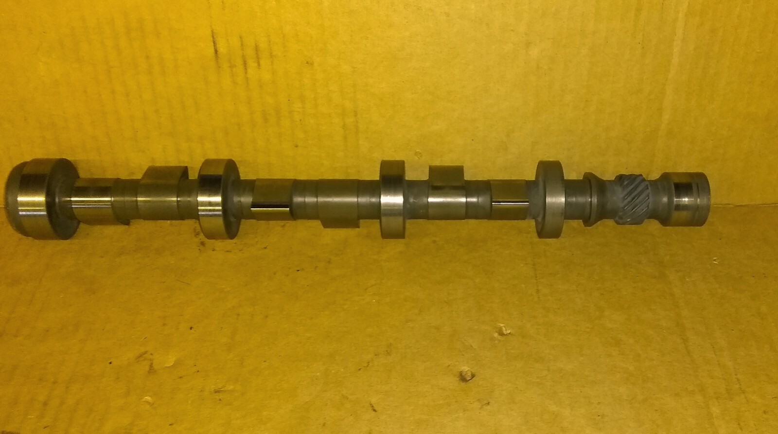 Maserati Biturbo CAMSHAFT cam shaft 18 Valve Left.............#10054