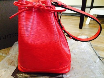 バッグ Louis Vuitton Epi Noe Red Shoulder Bag LOUIS VUITTON EPI RED NOE Shoulder Bag Handbag 100% authentic