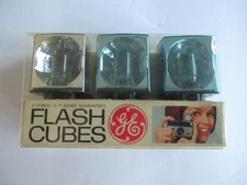 New Old Stock General Electric 3 Flash Cubes, Set Of 3 / Camera Parts     A14