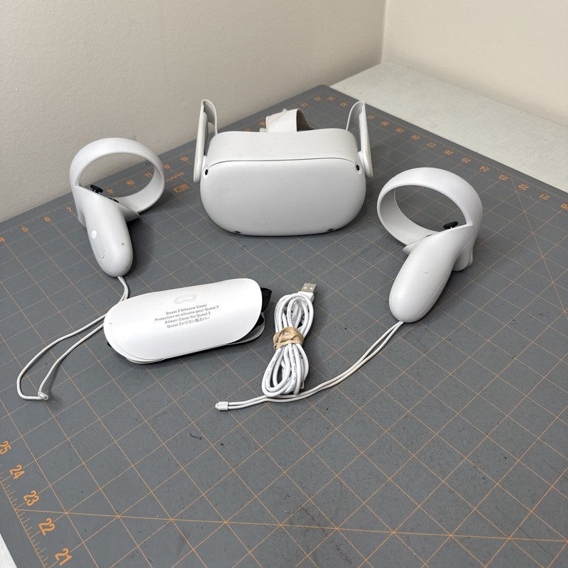 Meta Oculus Quest 2 128GB Advanced All-In-One VR Headset White - Missing Cushion