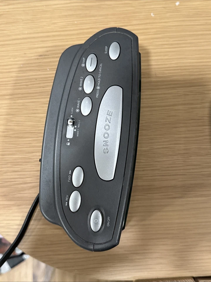 GE Reloj Despertador Radio AM/FM Doble Alarma Batería Respaldo Modelo 7-4853A Pantalla Grande Foto 3 de 4