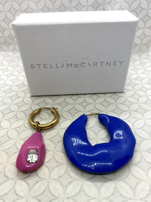 Stella McCartney Blob Mismatched Hoop Drop Earrings Blue Pink