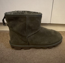 UGG Classic Ultra Mini Green Suede Ankle Bootie Lined Pull On UK 5