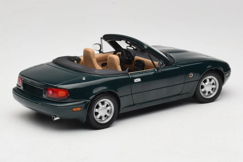 01017 Mazda Miata MX-5 LH Drive Emerald Green Gate 1/18 - Image 3 of 4