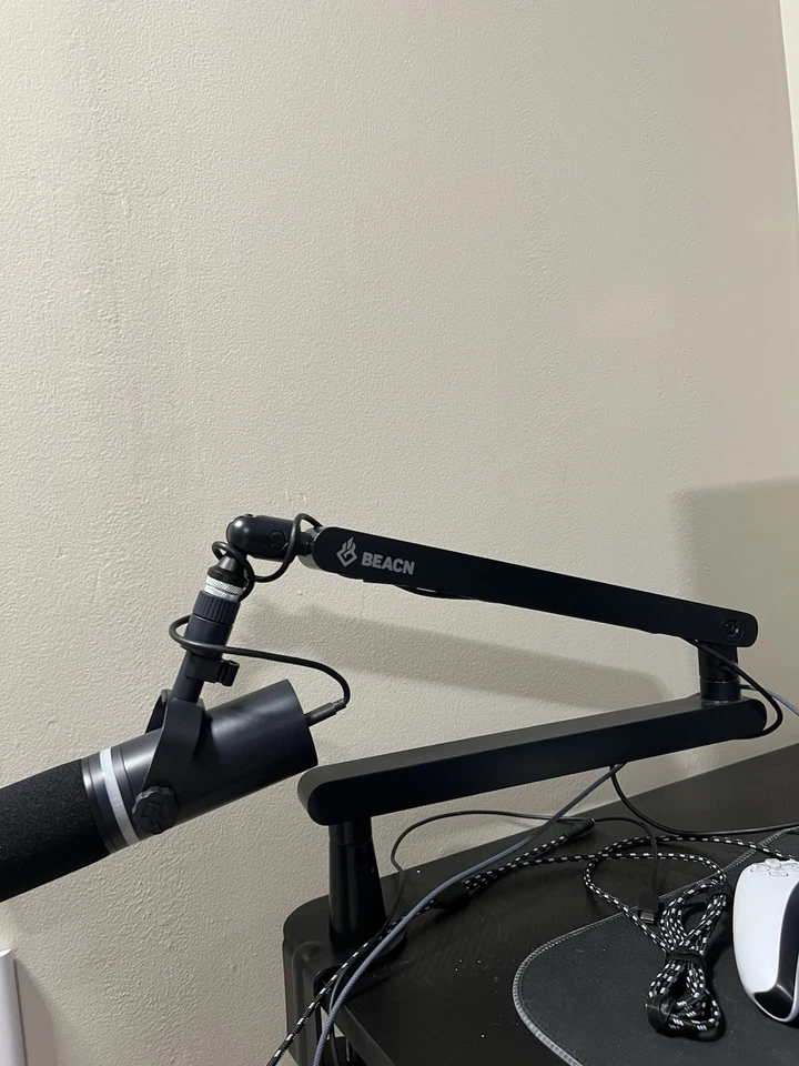 BEACN Mic, Arm, and Extra Mic Foam (Red). Only Used A Few Times. (Read Bio) - Image 3 of 3