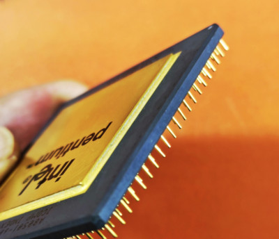 Intel antique gold-plated CPU SX835 Pentium Gold Top Very rare to collect