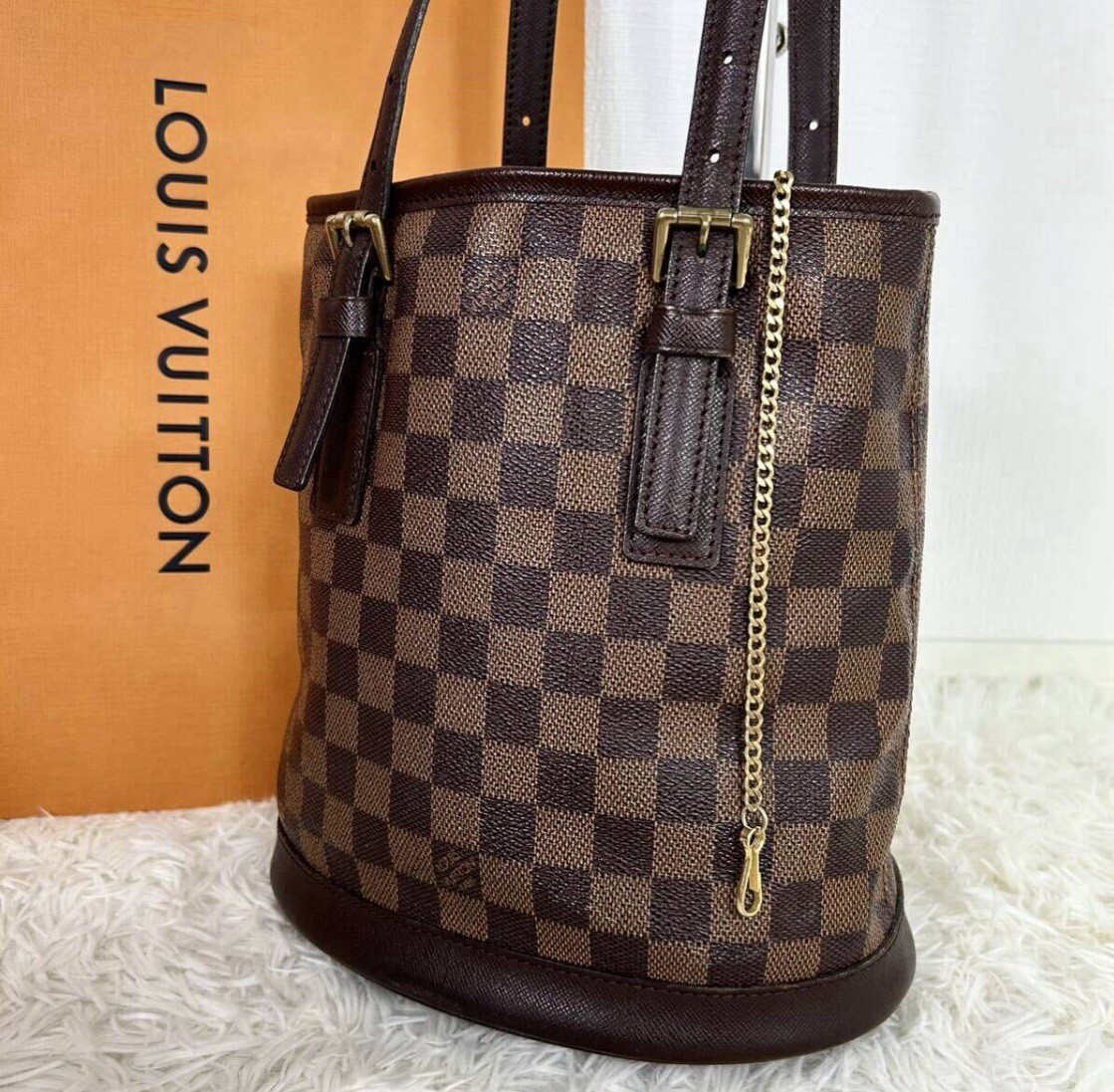 Louis Vuitton Damier Marais Bucket Shoulder Tote Bag N42240