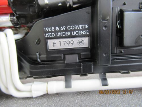 CAROUSEL 1 #4604 CORVETTE L-88 1969 #1 Tony DeLorenzo 1/18 SCALE Serial #1799 - Picture 10 of 15