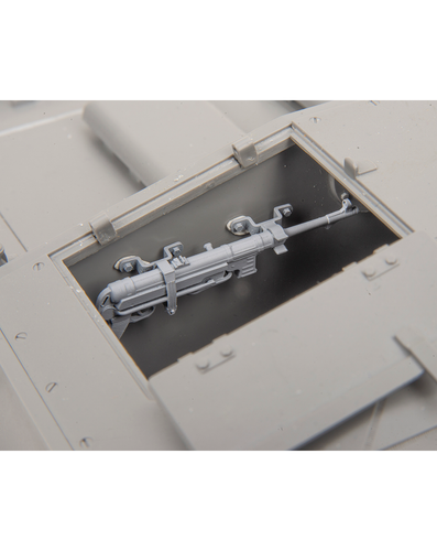 1:16 STuG III /IV Stowed MP 40 (16053) - Picture 5 of 5