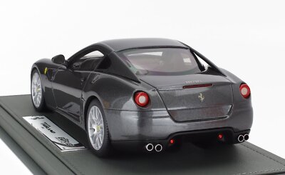 Ferrari 599 GTB Fiorano 2006 – Miniature 1/18 BBR – Boîte Manuelle – Avec Vitrine – BBR1872C-VET