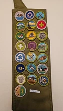 EAGLE MERIT BADGE SASH - 22 MERIT BADGES - CIRCA 1970's, WHITE BORDER (REQUIRED)