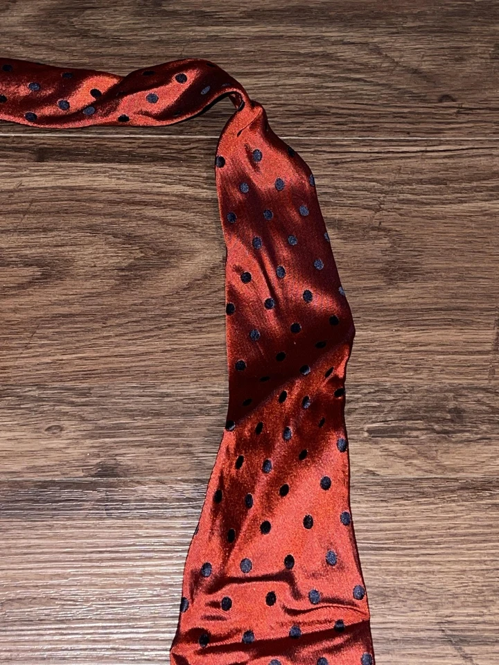 Corbata Banana Republic Para Hombre Talla Única Roja Negra Lunares Seda Hecha en Italia Foto 2 de 4