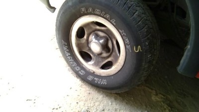 Used Wheel fits: 2003 Ford F150 PICKUP Heritage 16x7 aluminum 5 swirl spokes Gra