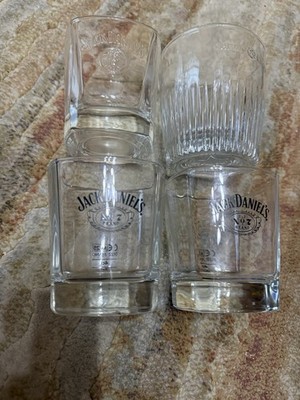 3 Jack Daniels Whisky Gläser und 1 Chivas Regal Whisky Gläser