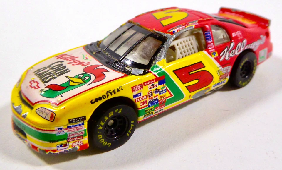 Terry Labonte Kelloggs/Starburst #5 Bump & Run Abused Chevy Monte Carlo Bristol - Image 3 of 4