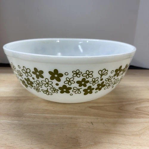 Pyrex Vintage Spring Blossom (Crazy Daisy) Mixing Bowl 4qt Style 404 - RARE!