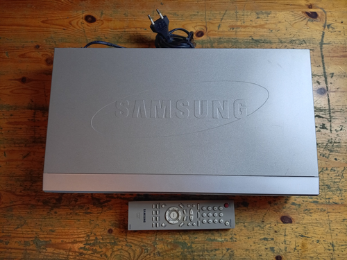 Lecteur DVD Samsung DVD-S224 avec télécommande - Foto 2 di 10