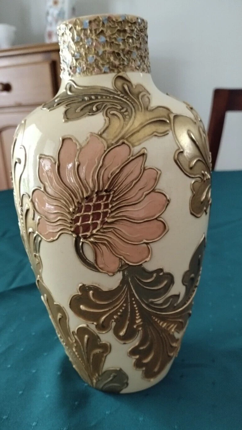 Picture 3 of 10