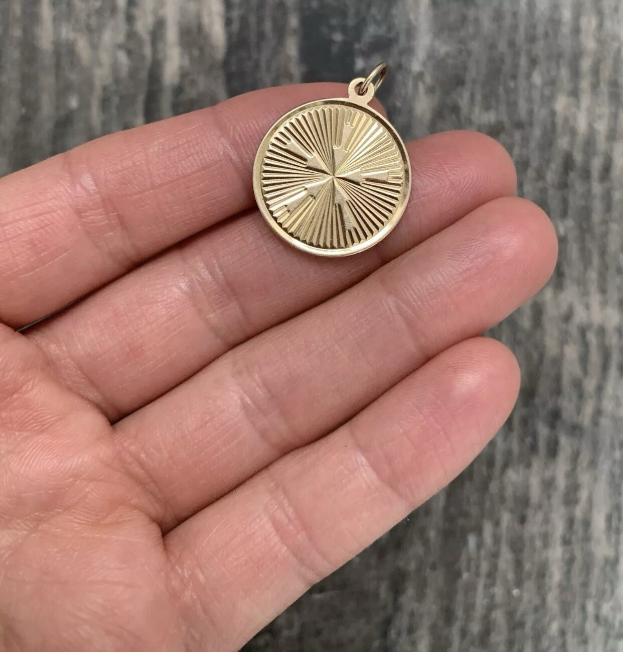 Pre-loved Solid 14ct Yellow Gold Engine Turned Me… - image 6