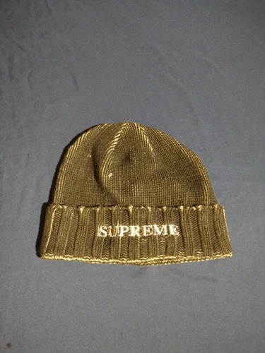 Casquette tricot Supreme gris délavé SS22