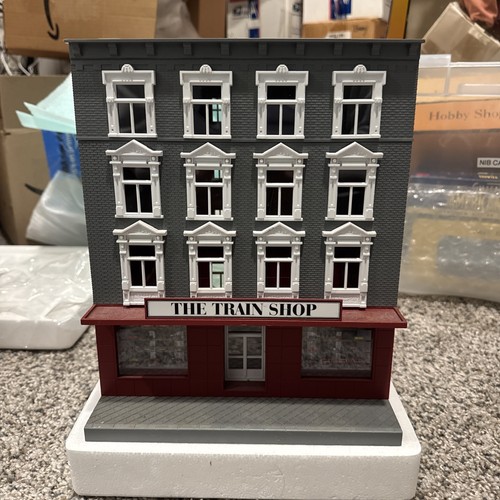 Edificio tienda de pasatiempos RailTown Mth “The Train Shop” 30-9004 | Zustand: Used