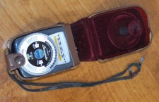 Vintage Gossen Luna Pro Light Meter in original case - Lunasix responds to lite