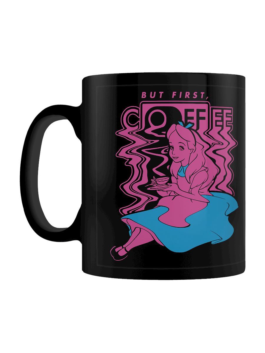 Taza negra Alicia en el país de las maravillas (pero primero, café)