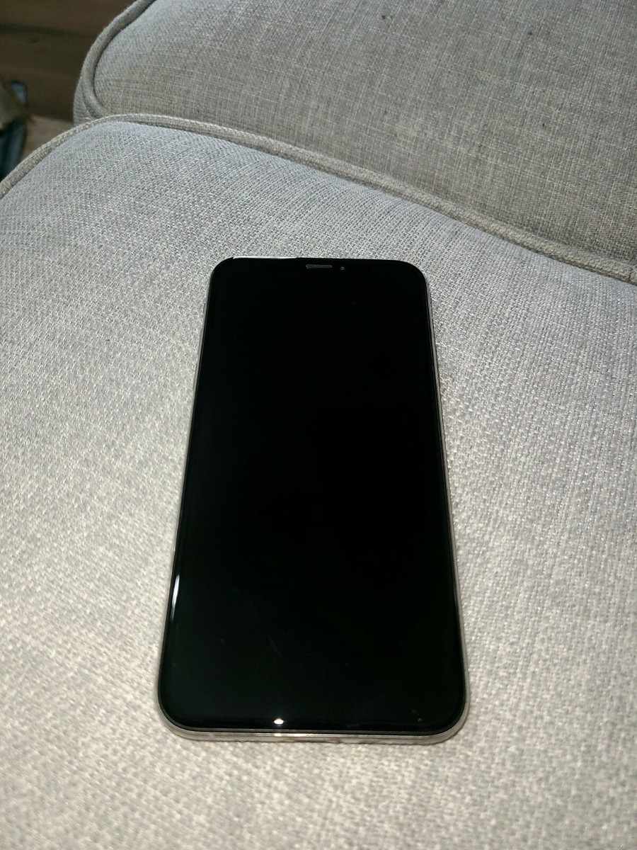 iPhone Xs シルバー　256GB used品 Amazon.com: Apple iPhone XS, US Version, 256GB, Silver