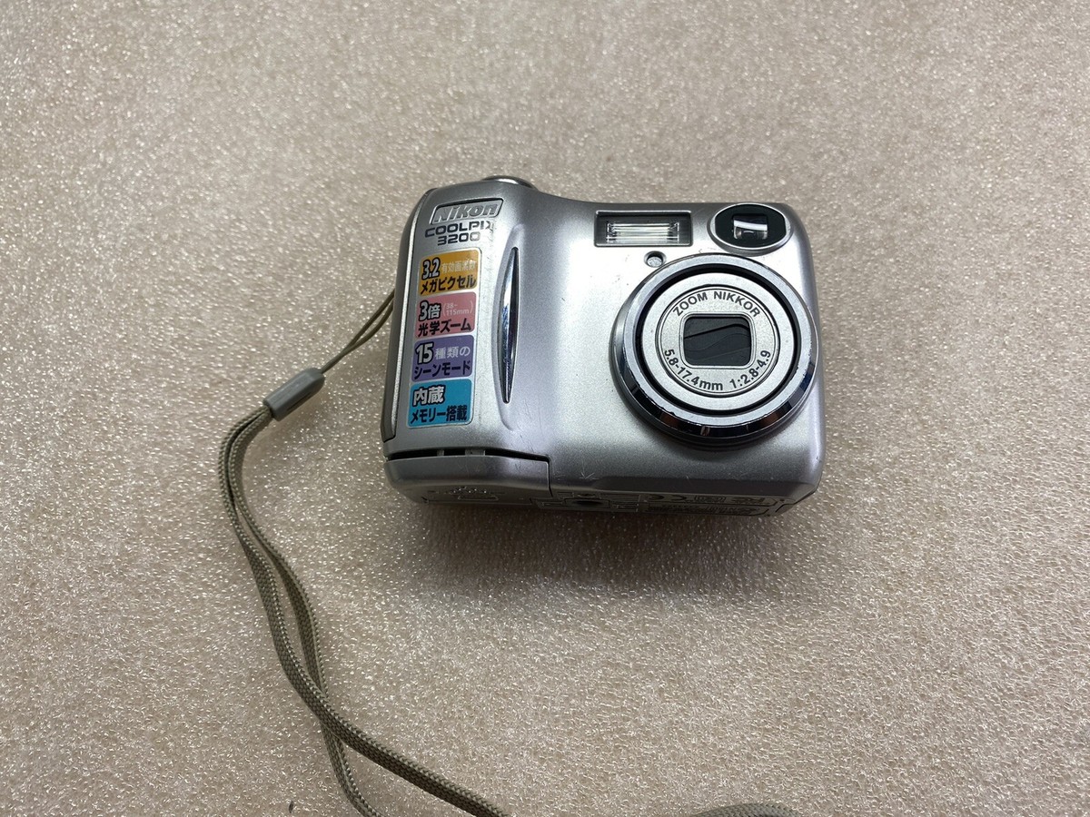 Nikon COOLPIX 3200 Digital Camera FOR PARTS