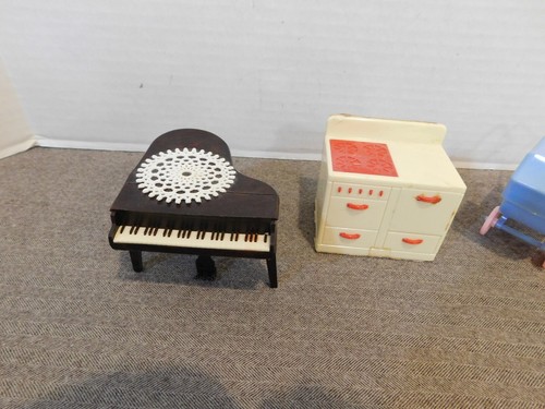 Vintage Renewal- Doll House Furniture 7 Pieces - Picture 2 of 4