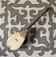 Domdyra kazakh national music instrument