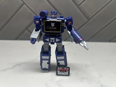 Hasbro Transformers Generations Kingdom Core Soundwave Action Figure Complete