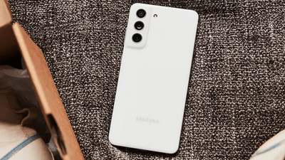 Samsung Galaxy S21 FE 5G SM-G990U 128GB Fully Unlocked Smartphone-Open Box-White