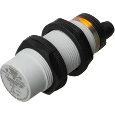 1PC CARLO GAVAZZI INC EC3025TBAPL-6 4 - 25 mm Capacitive Proximity Sensor SCR 5