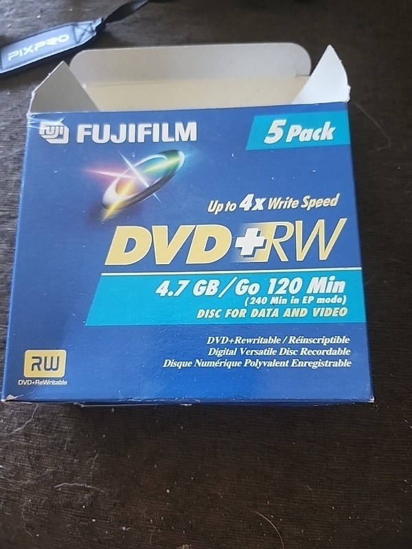 Fujifilm DVD+RW 5 Pack 4.7GB 120 Min Rewritable Blank Discs NEW ONLY 4 INCLUDED