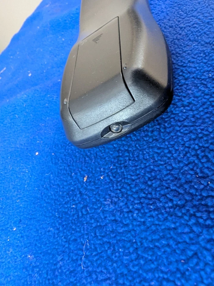 Controle remoto de entretenimento 2008-2018 Cadillac Escalade fabricante de equipamento original Nissan encosto de cabeça - Imagem 3 de 3