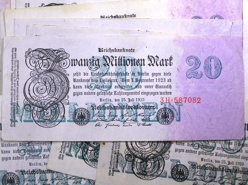 Germany Lot of 25 Notes 20 Million Mark 1923, P-97b 6 Digit SN, Choice VF to XF+ - Picture 2 of 3