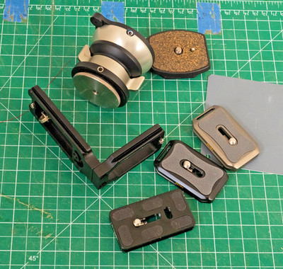 Arca-Swiss: 3 plates, L bracket and Leofoto LN-65 stuck, leveling tripod head