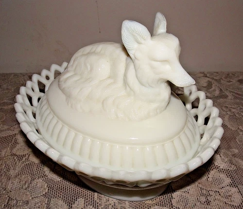 Westmoreland Fox on Nest Laced Edge 1950's Original Milk Glass Vintage