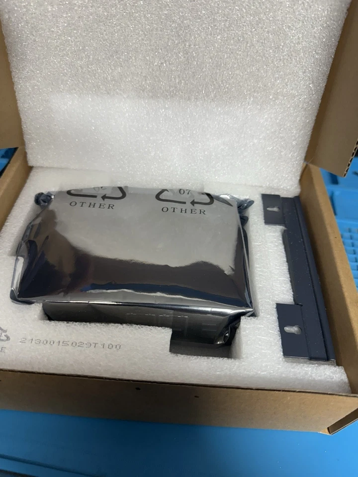 Advantech EKI-7706E-2FI-AE 🌐 Industrial Ethernet Switch 4FE+2SFP NEW - Image 2 of 4