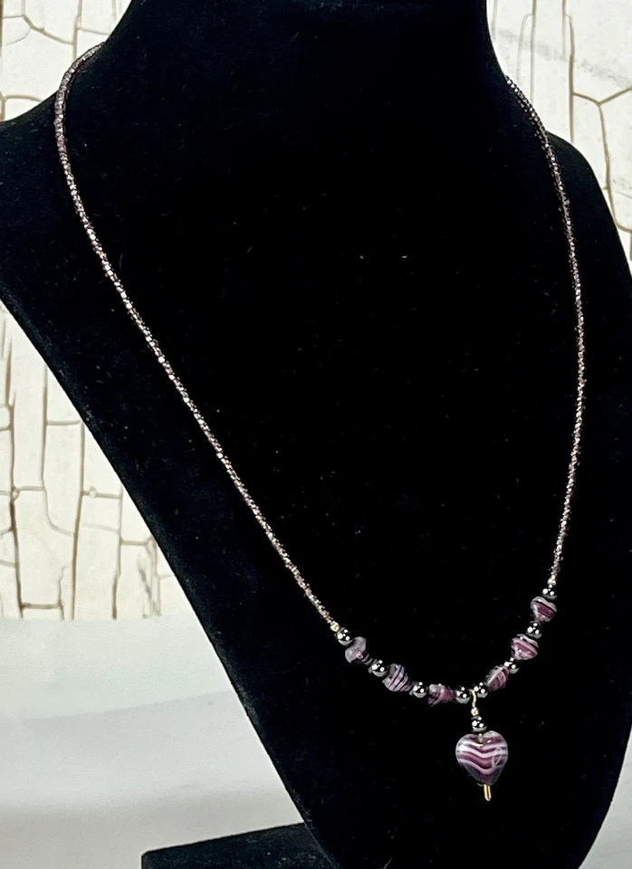 Collar 14k GF con colgante vintage de perlas púrpura/fluorita en forma de corazón Foto 4 de 4