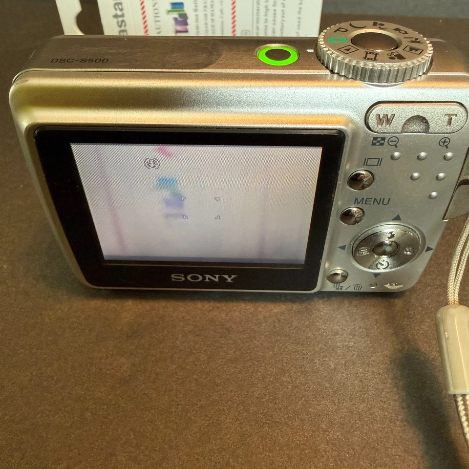 Câmera Digital Sony Cybershot DSC-S500 6.0MP Prata Com CARTÃO DE MEMÓRIA Testada - Imagem 3 de 4