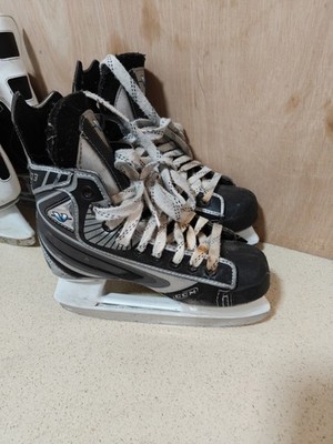 CCM Vector 03 Intermediate Hockey Schlittschuhe UK 3