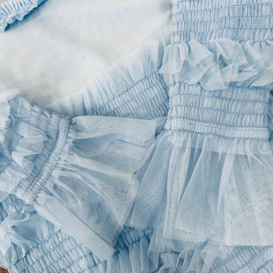 Top boho fluido isabelino azul hielo volantes toule romántico con volantes toule pequeño Foto 4 de 4