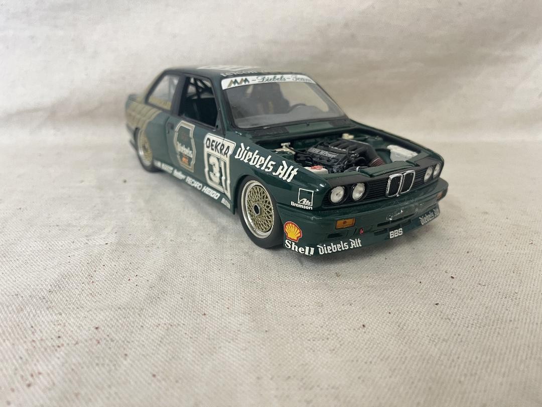 ミニカー MINICHAMPS 1/18 BMW M3 E30 Minichamps BMW M3 E30 1987 black metallic in 1/18 Scale New